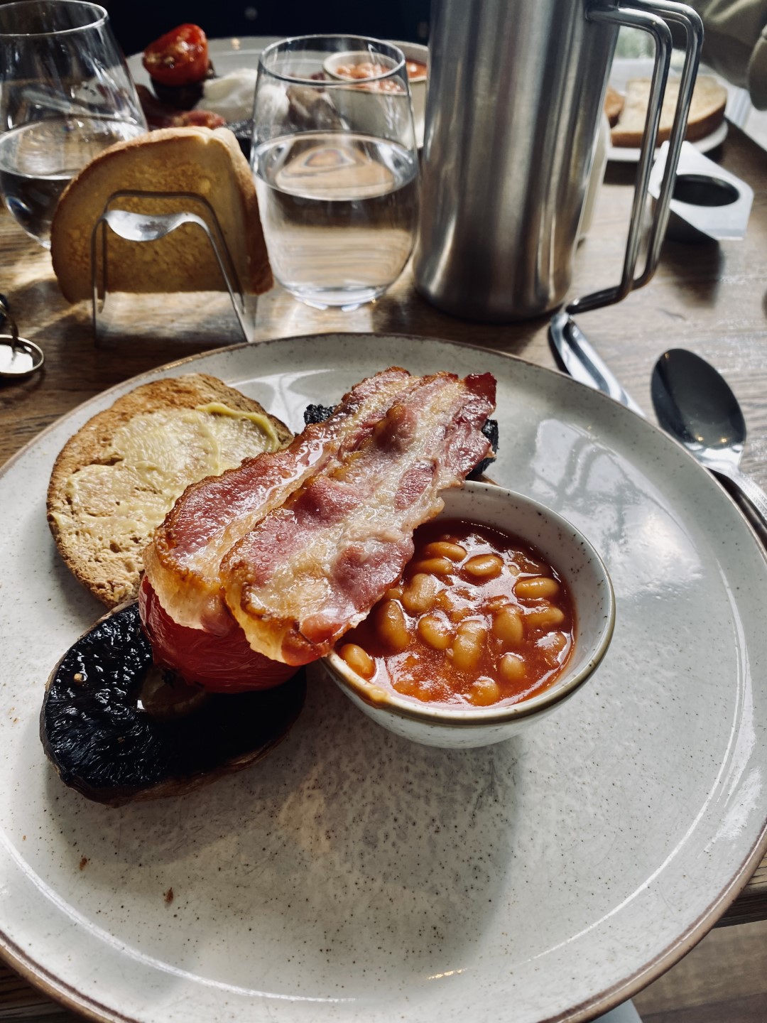 The cottage in the woods, malvern, 1919 restaurant breakfast